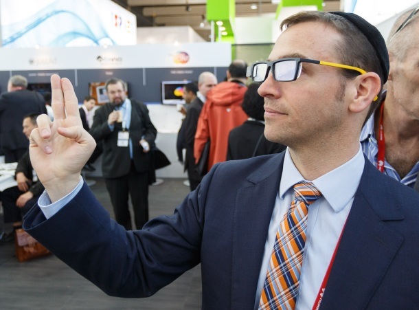 Lumus smartglasses To Get Gesture Recognition