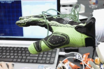 Hands Omni Glove: Virtual Reality + Touch