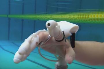 IrukaTact Haptic Glove: Feel Underwater Objects