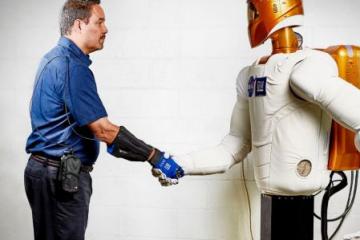 RoboGlove: Force Multiplying Wearable by GM & NASA