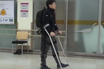 RoboWear8 Wearable Walking Robot for Spinal Cord Injury Patients