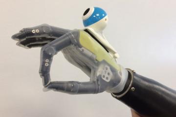 Bionic Hand with Camera Sees Objects