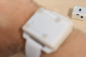 Muss-Bits Watch-Like Device That Helps People Feel The Music